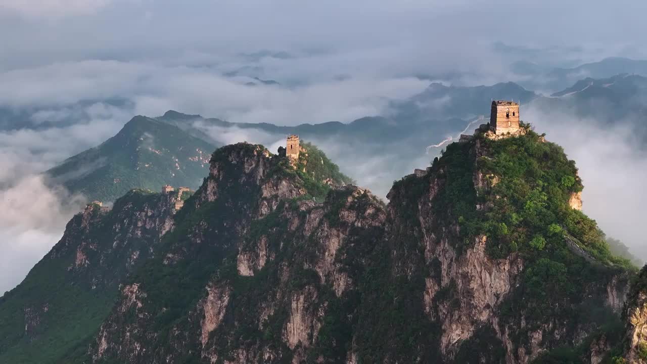 航拍北京密云司马台长城日出云海视频素材