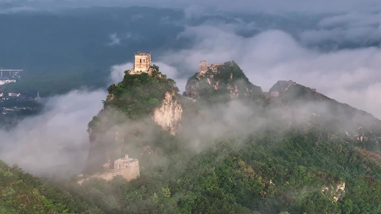 航拍北京密云司马台长城日出云海视频素材