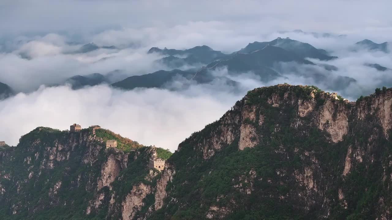 航拍北京密云司马台长城日出云海视频素材