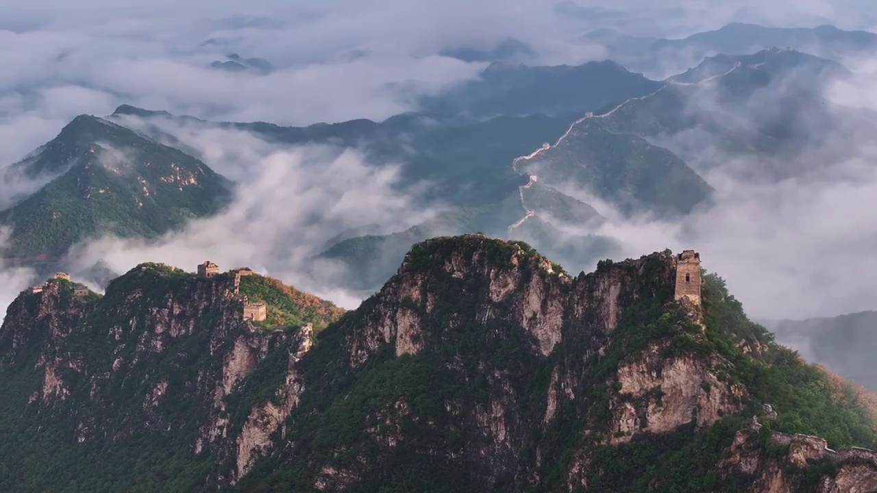 航拍北京密云司马台长城日出云海视频素材