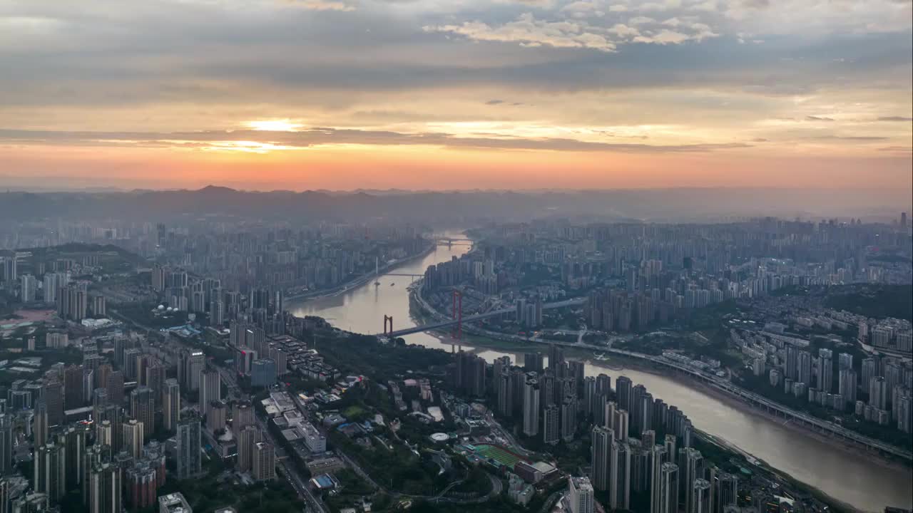 航拍重庆嘉陵江晚霞都市风光延迟视频素材