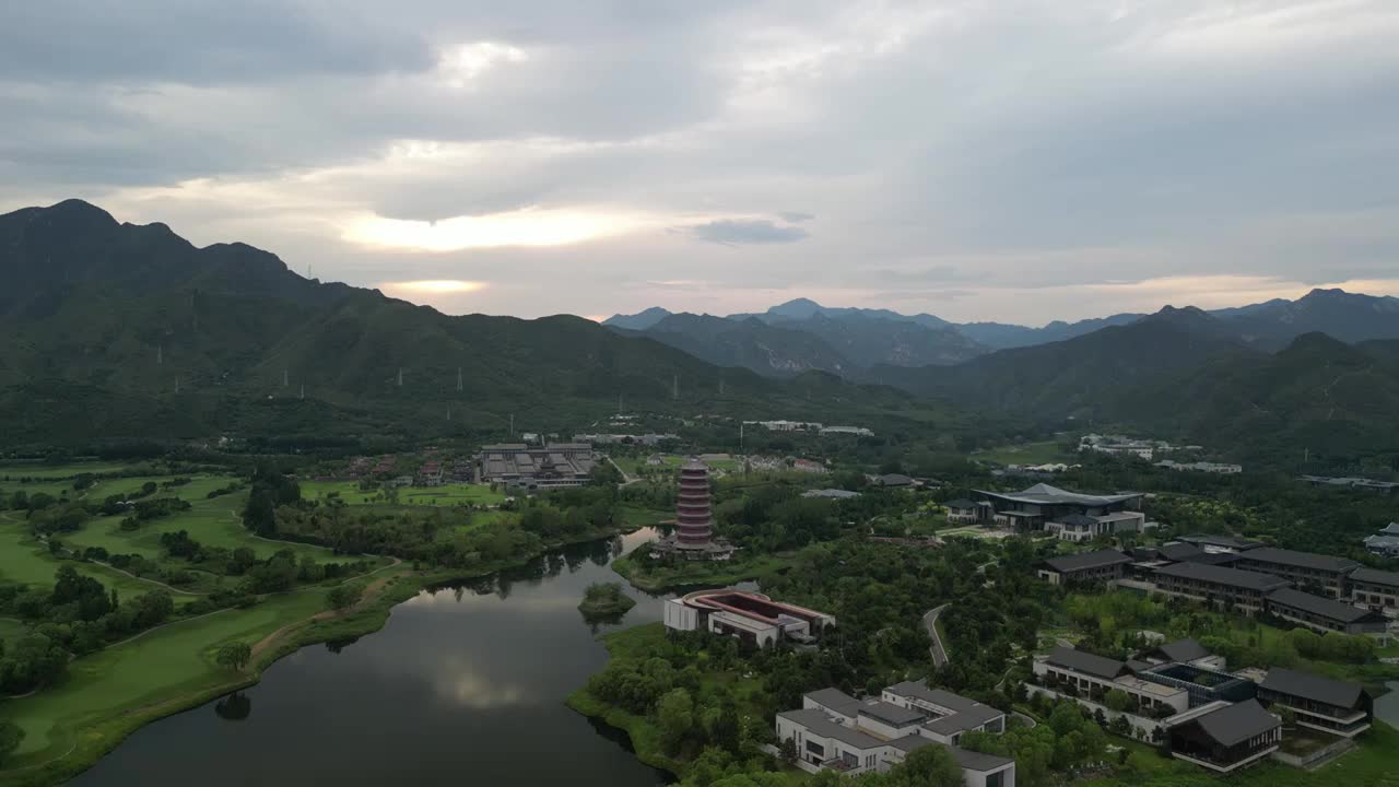 北京盛夏雁栖湖的傍晚视频素材