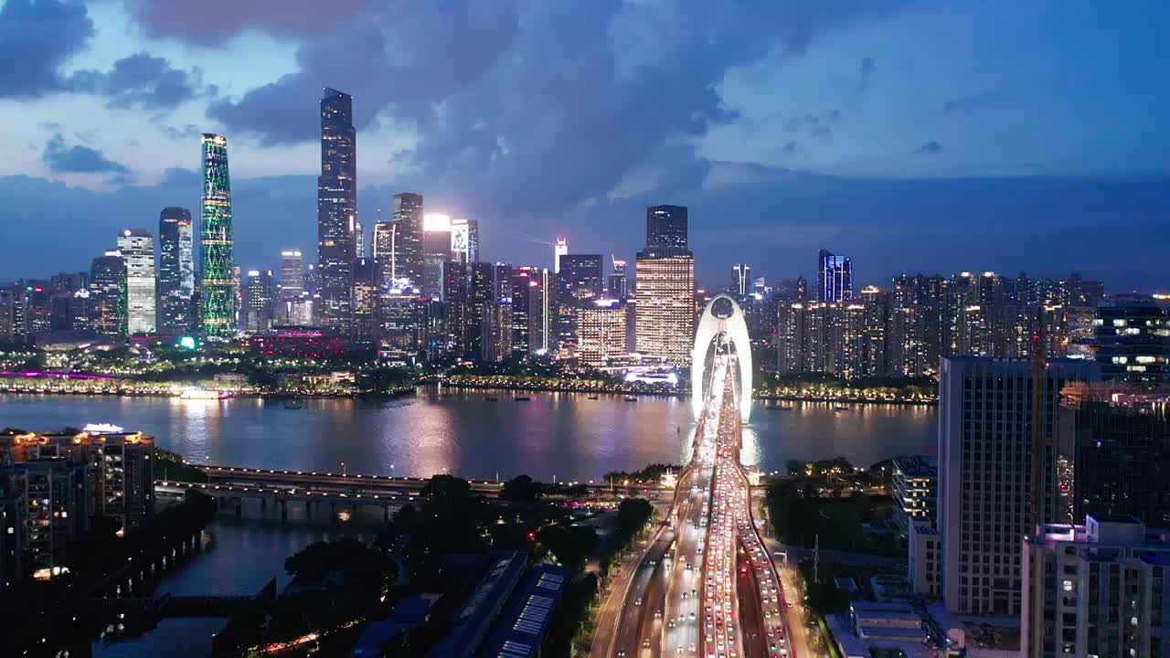 猎德大桥广州夜景航拍交通车水马龙拍摄视频素材