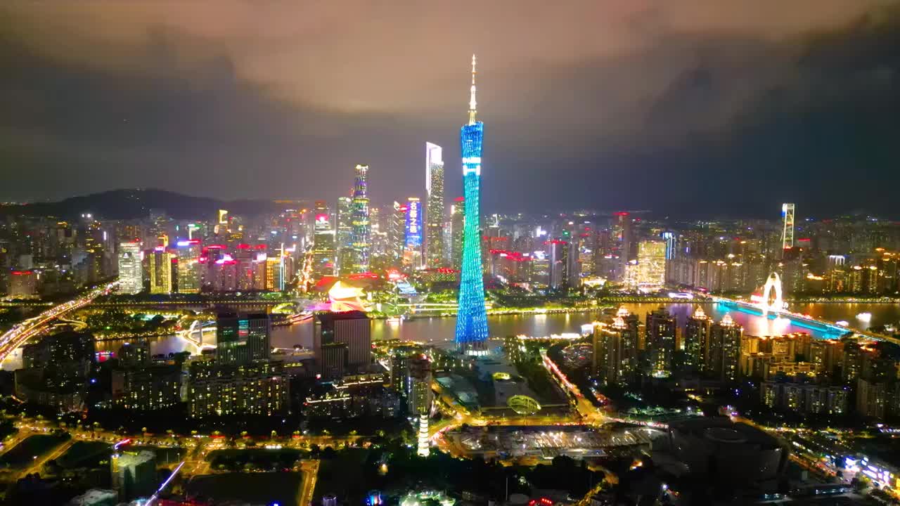 夕阳日落晚霞天际中国第一高塔天河区城市经典地标广州标志性大都市粤港华南景点地标屹立建筑物广州塔小蛮腰视频素材