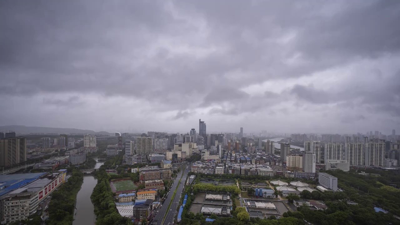 台风中的南宁视频素材