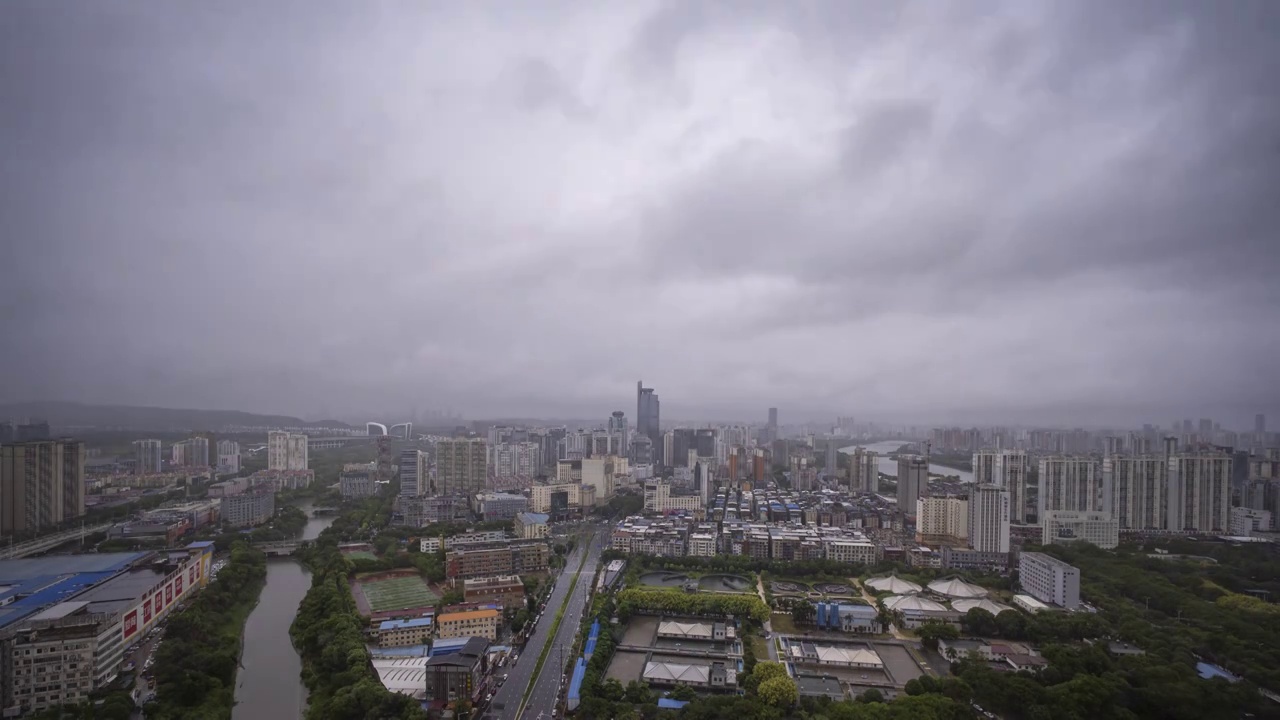 台风中的南宁视频素材