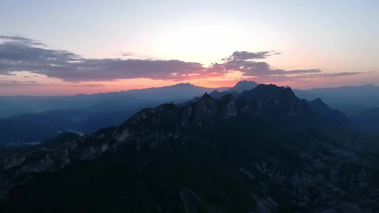 中国司马台长城朝霞美景视频素材