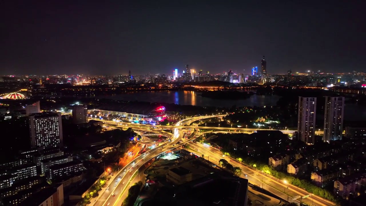 航拍南京城市天际线新庄立交桥夜景晚霞视频素材