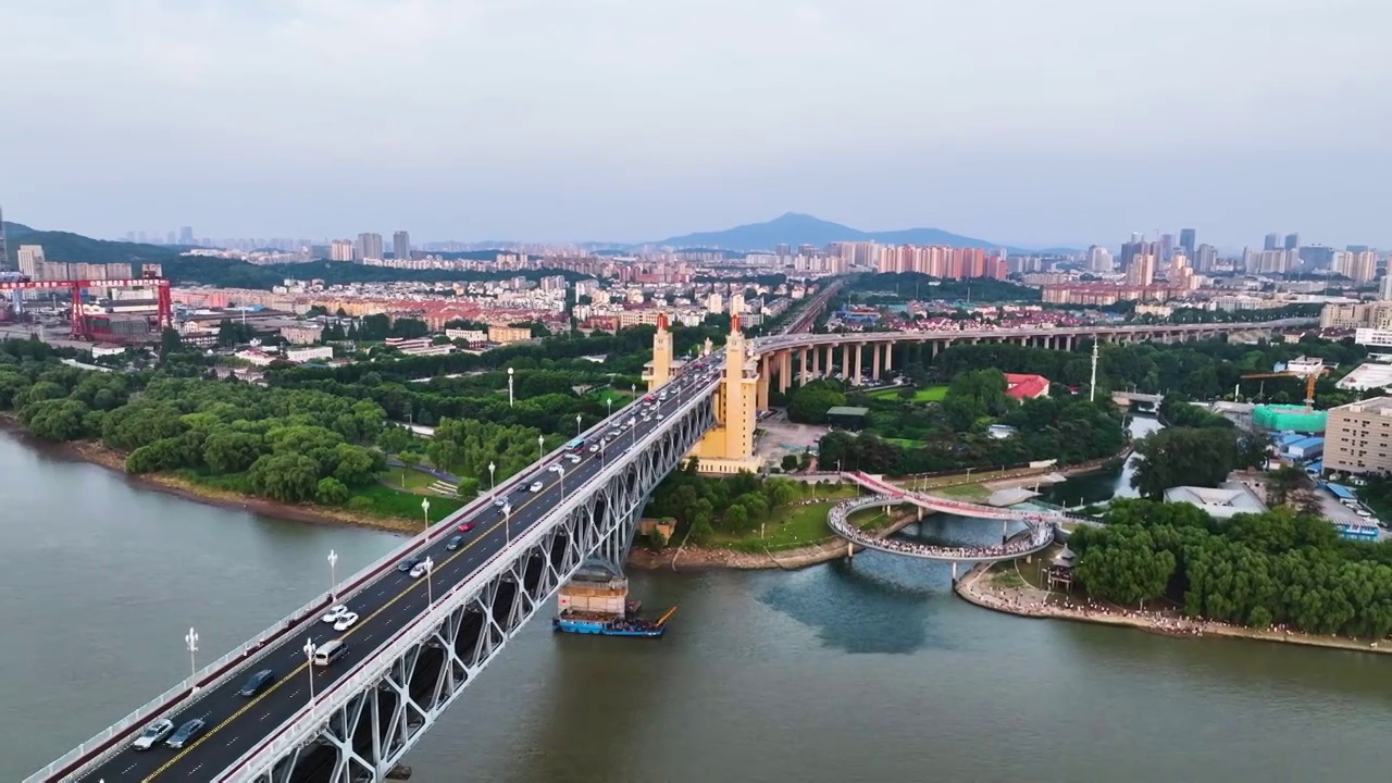 南京长江大桥，江苏南京视频素材