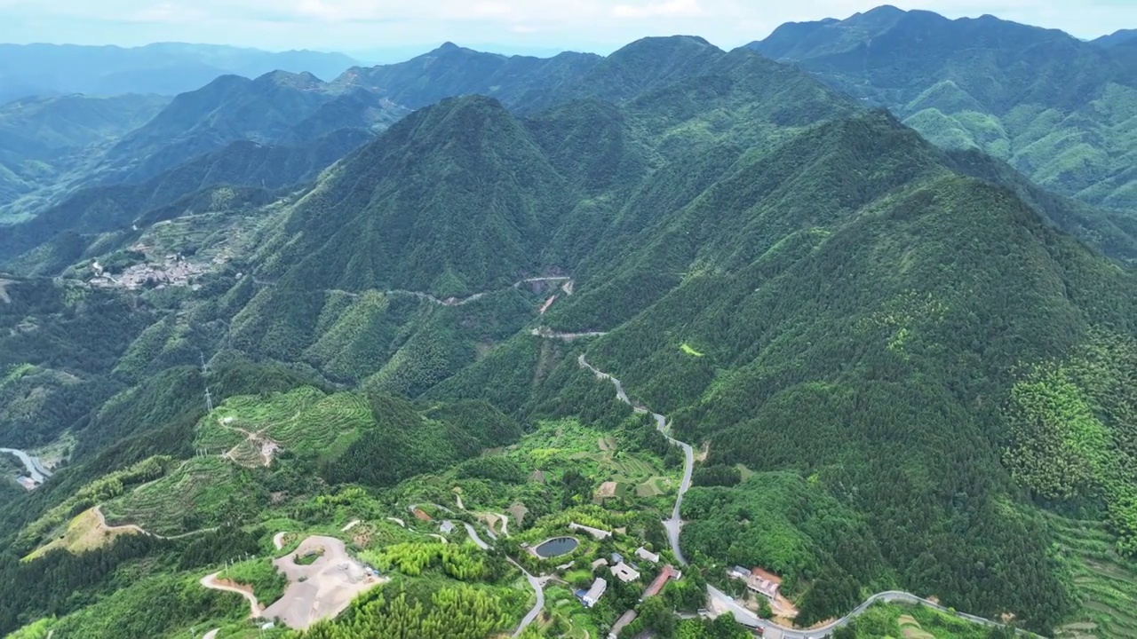 航拍浙江丽水松阳山谷乡村梯田田园风光视频素材