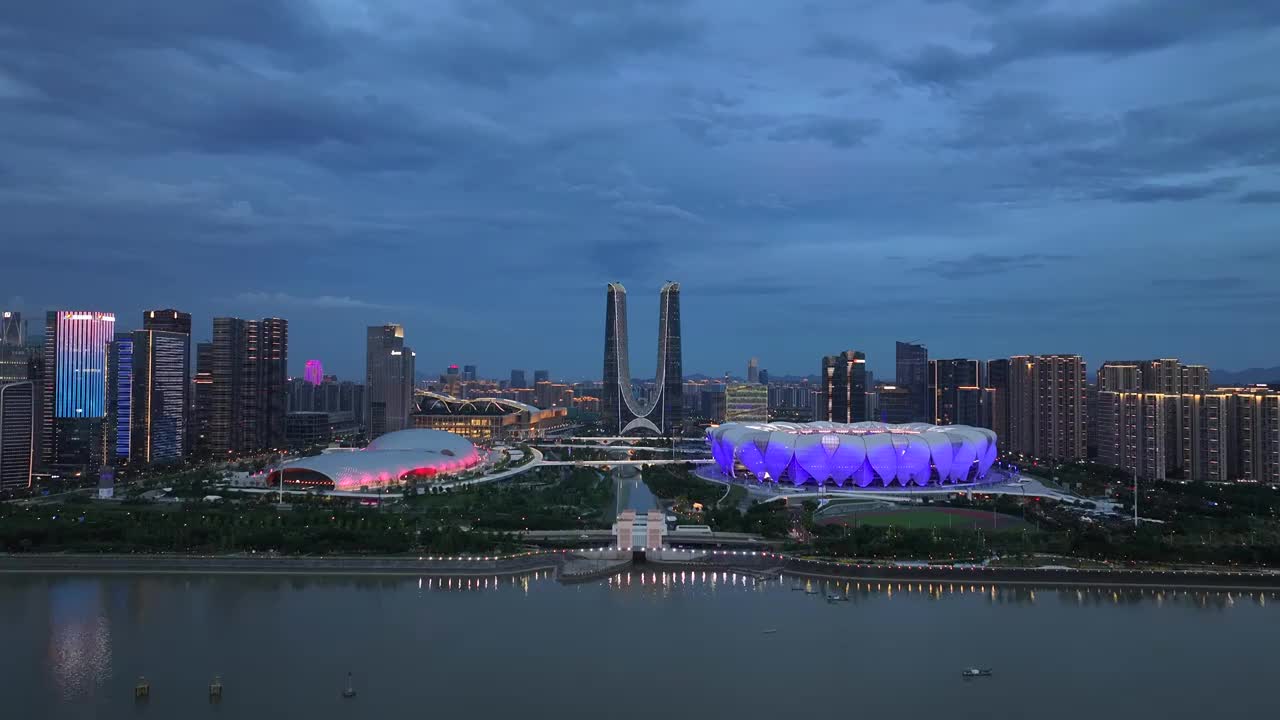 杭州奥体中心体育馆夜景视频素材