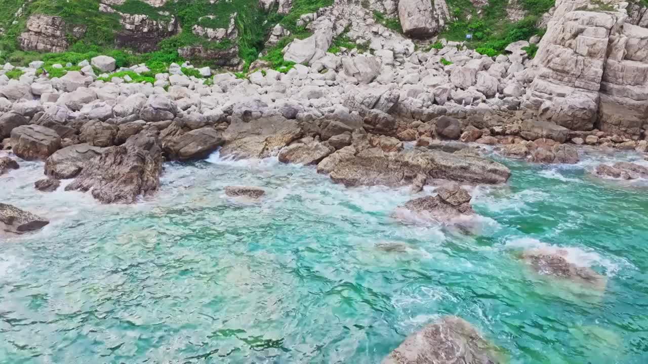 航拍海岸线大海风景视频素材