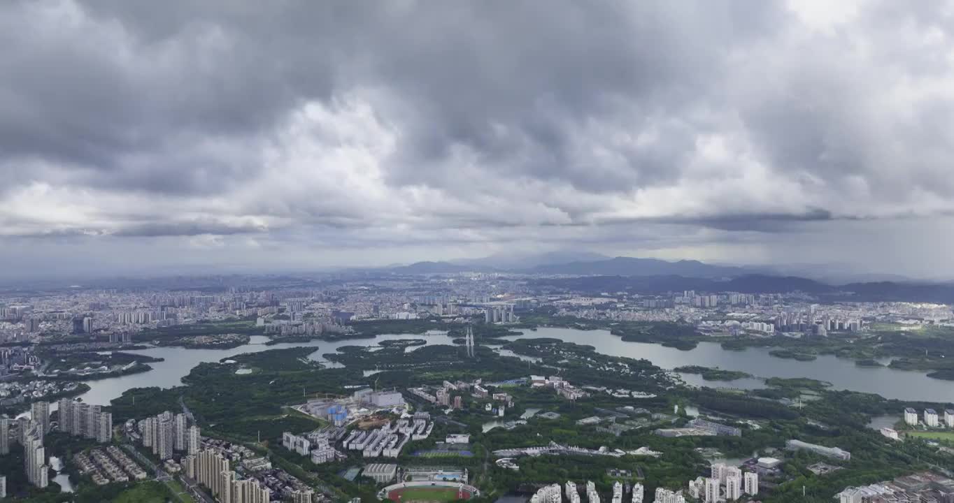 东莞松山湖积雨云航拍视频素材