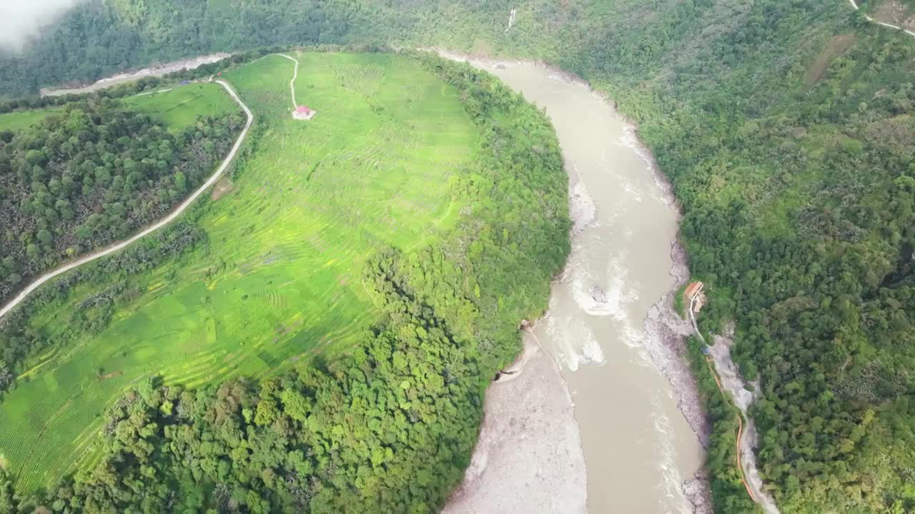 西藏 墨脱 雅鲁藏布江 果果塘大拐弯视频素材