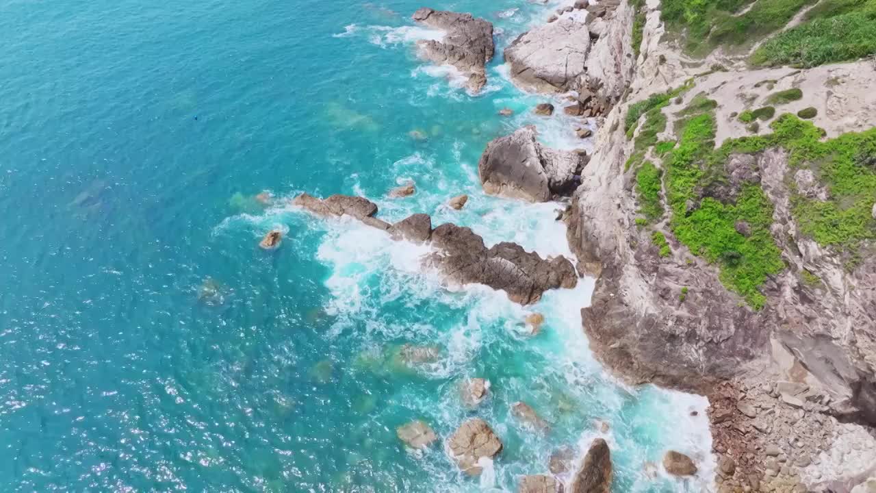 航拍海岸线大海风景视频素材