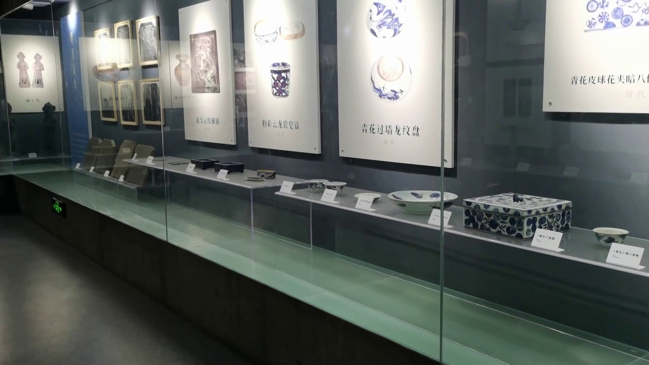 博物馆展厅及文物展示特写视频素材