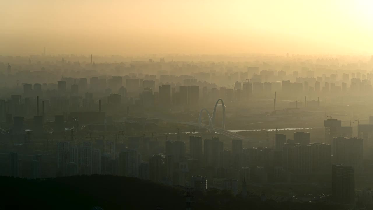 北京冬天清晨日出薄雾视频素材