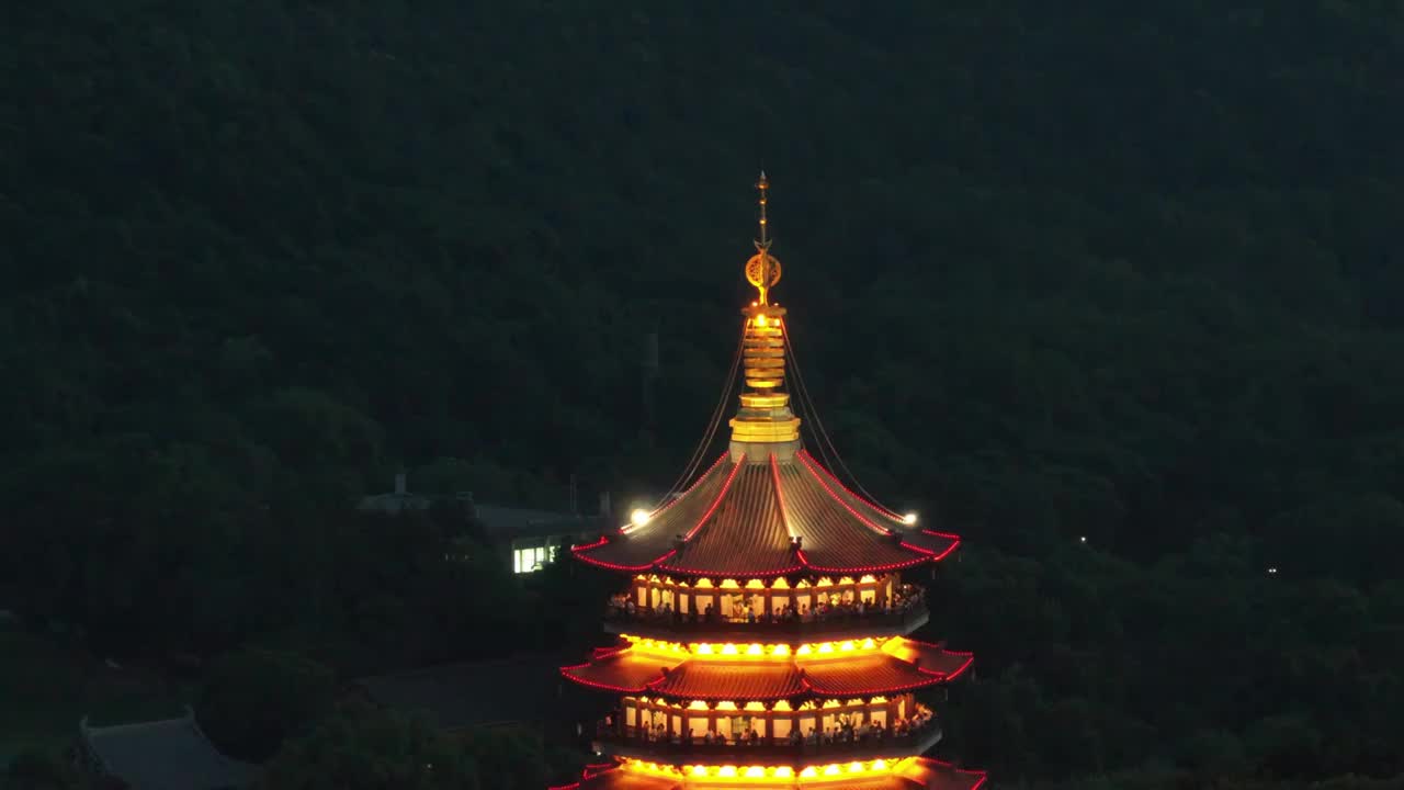 中国杭州西湖雷峰塔夜景视频素材