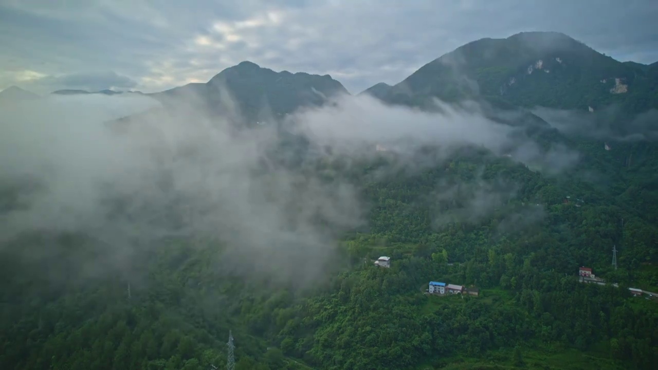 大山  蓝天  云雾 延时视频素材