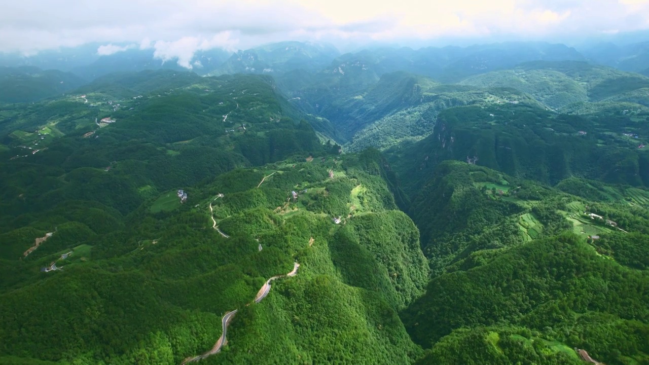 远山 风景 大山 山脉 天空 蓝天 喀斯特视频素材