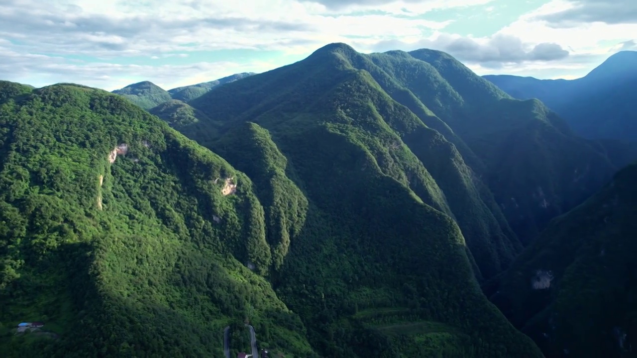 远山 风景 大山 山脉 天空 蓝天 喀斯特视频素材