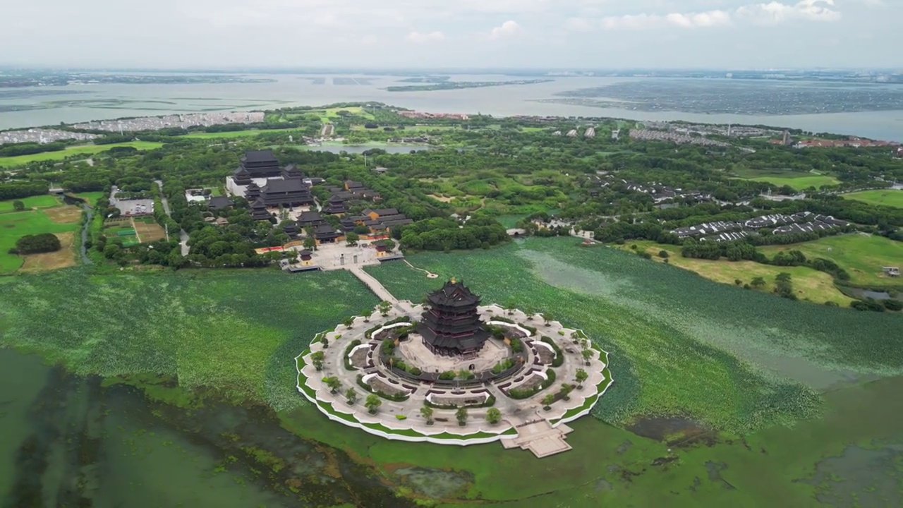 苏州重元寺水月观音美景航拍（阳澄湖）视频素材