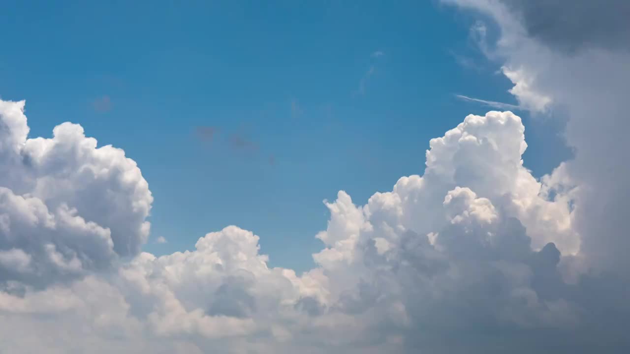 蓝天白云积雨云延时视频素材