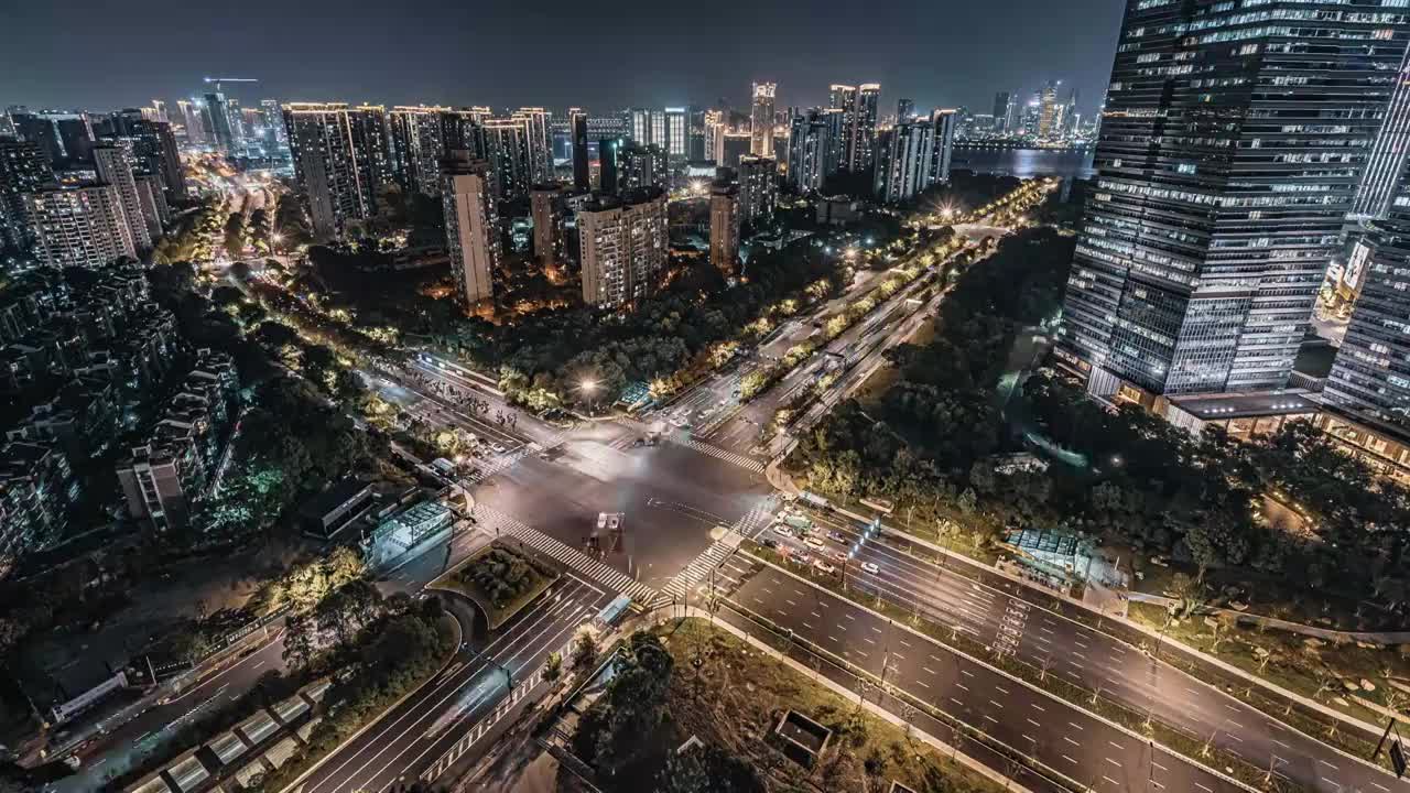 4K杭州钱江新城十字路口夜景延时视频素材