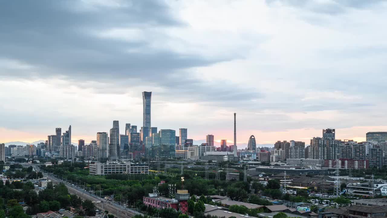 北京国贸CBD核心区建筑群日转夜延时视频下载