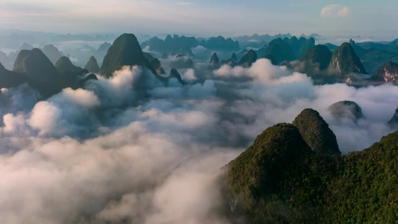 航拍阳朔漓江云海日出延时视频素材