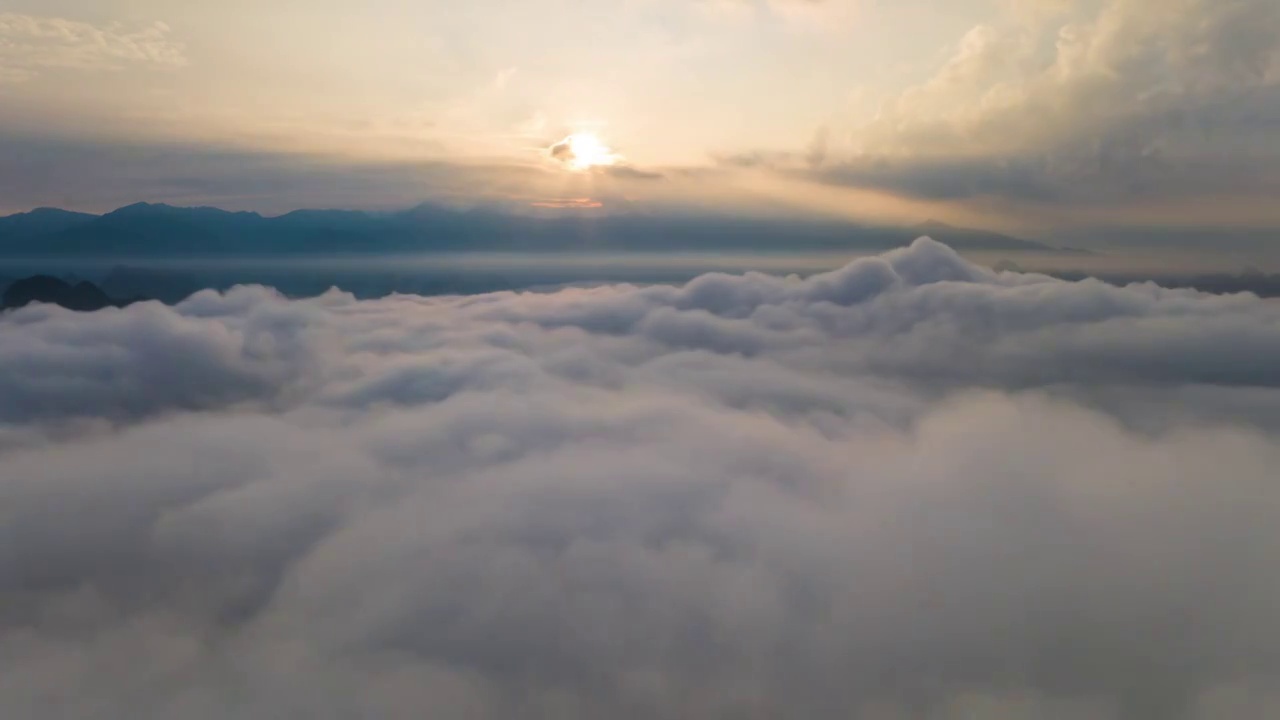 航拍阳朔漓江云海日出延时视频素材