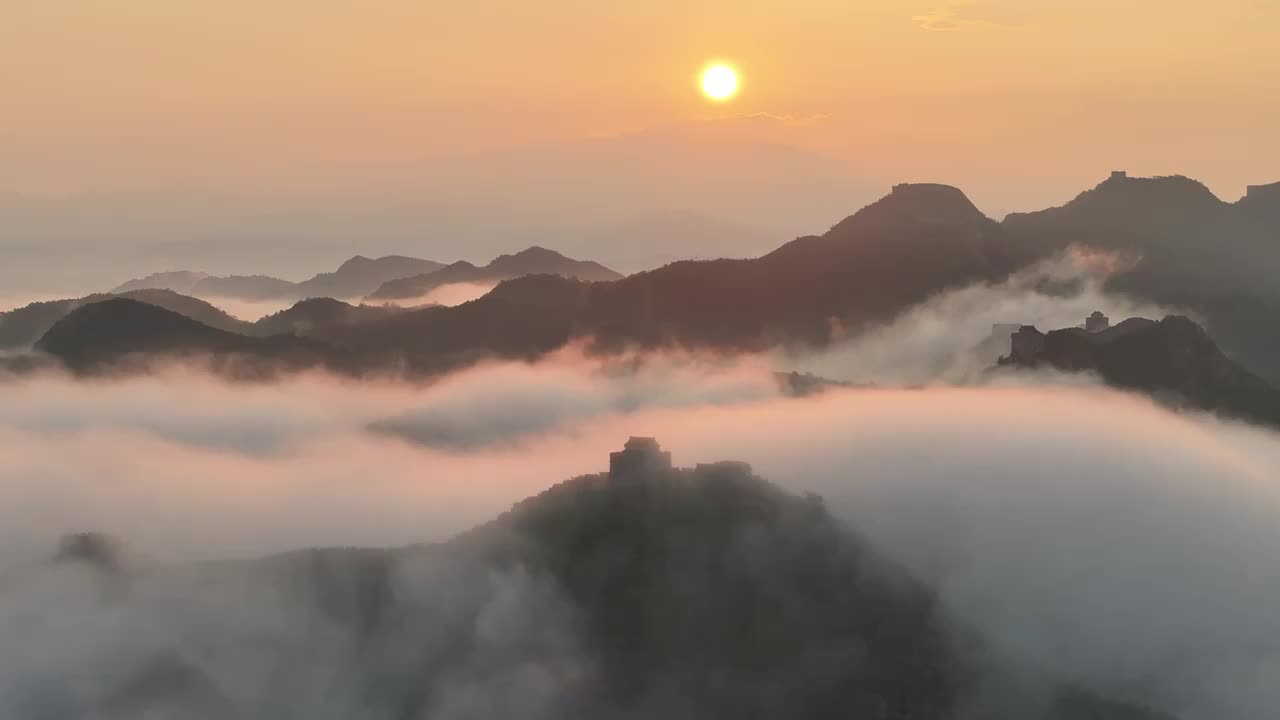 金山岭长城日出云海视频素材