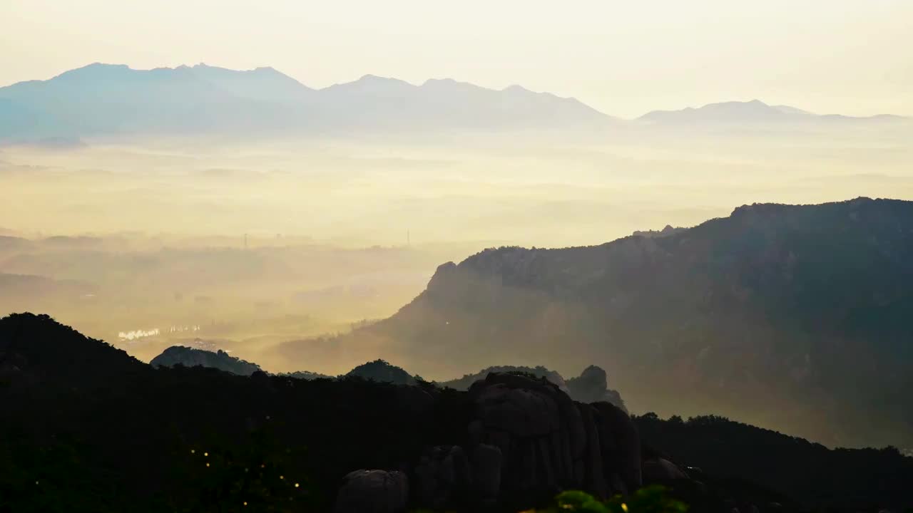 五莲山山间晨雾视频素材