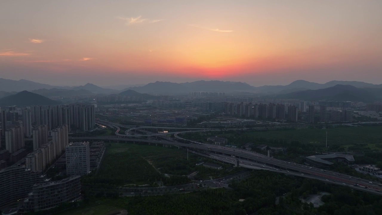 航拍杭州麦岭沙立交桥日落视频素材