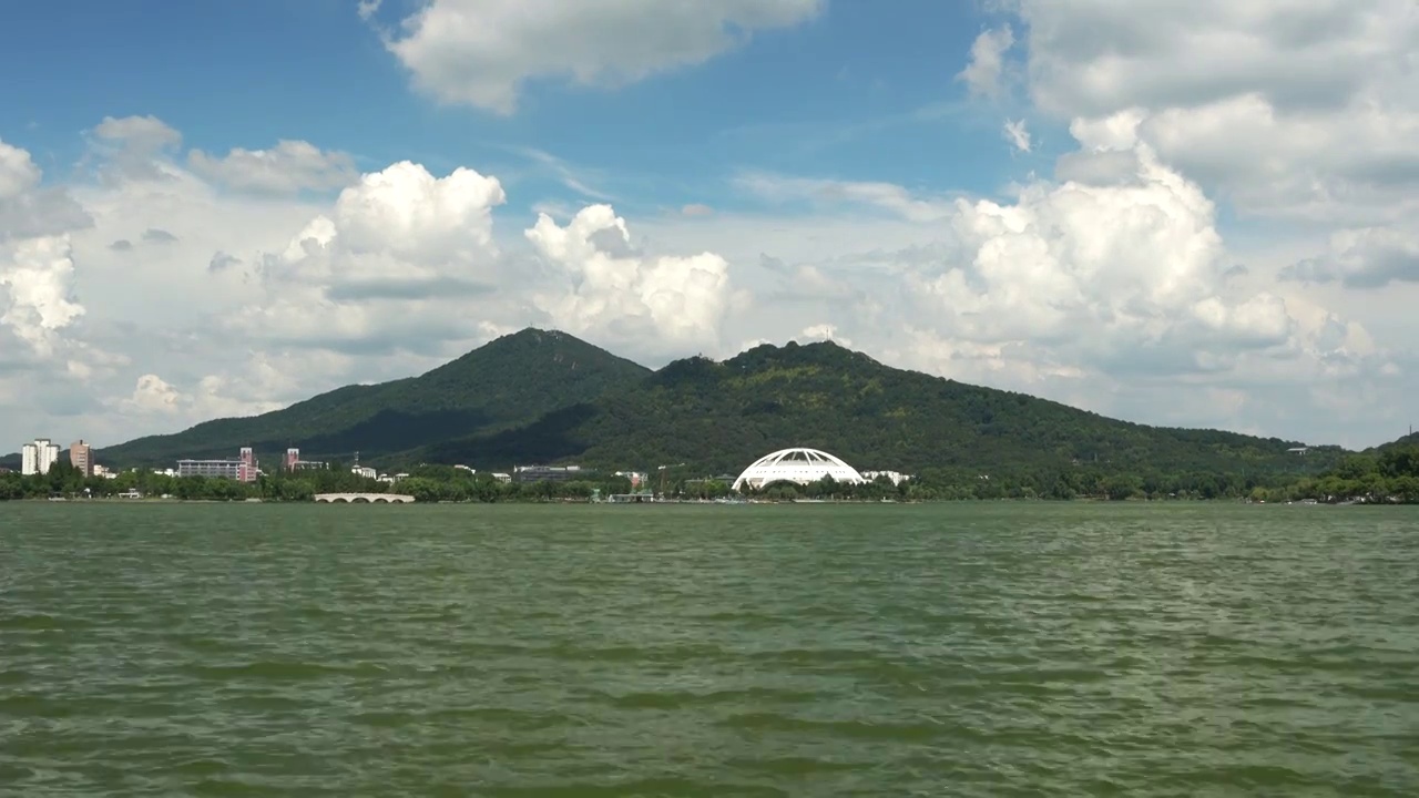 南京玄武湖风景 远眺钟山风景区视频素材