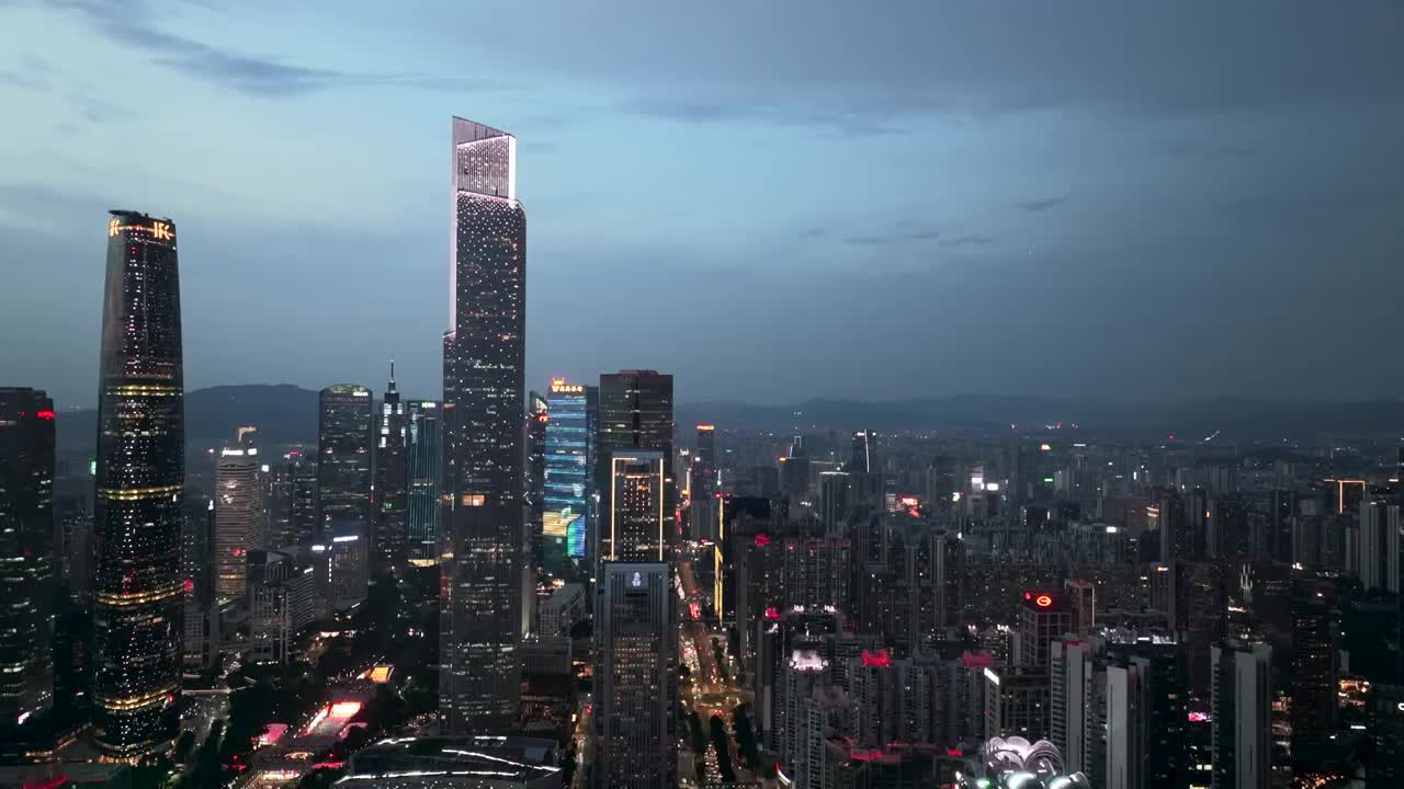 广州花城广场广州塔中轴线CBD傍晚入夜夜景航拍视频素材