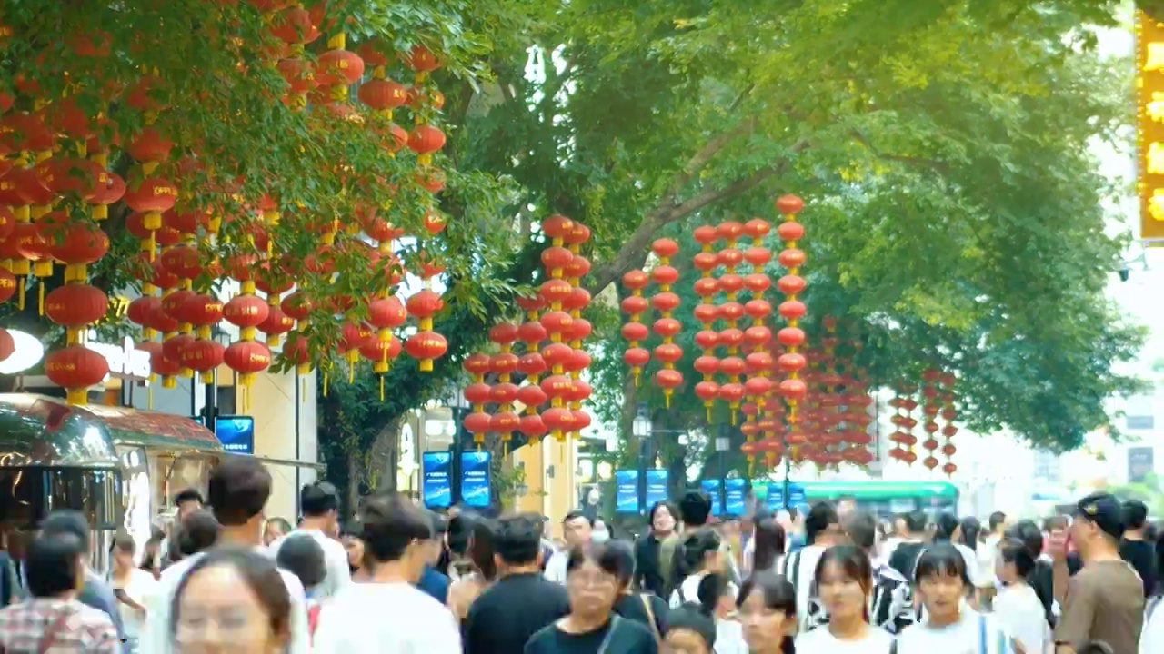 节假日广州越秀区北京路步行街著名购物街区消费场所旅游景点地标网红打卡游客食客络绎不绝人山人海热闹非凡视频素材