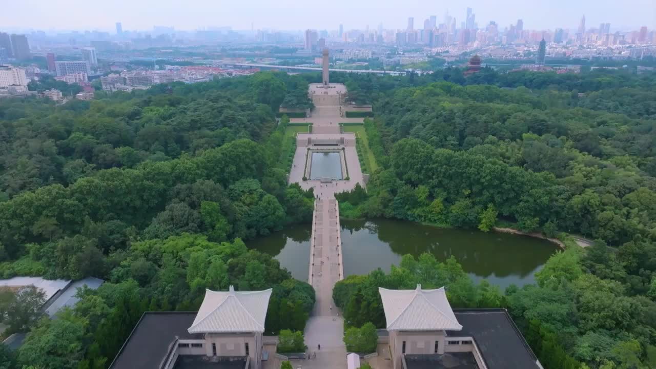 航拍南京雨花台风景区 雨花台烈士陵园 爱国主义教育城市天际线 森林树林夏天夏季春天 名胜古迹视频素材