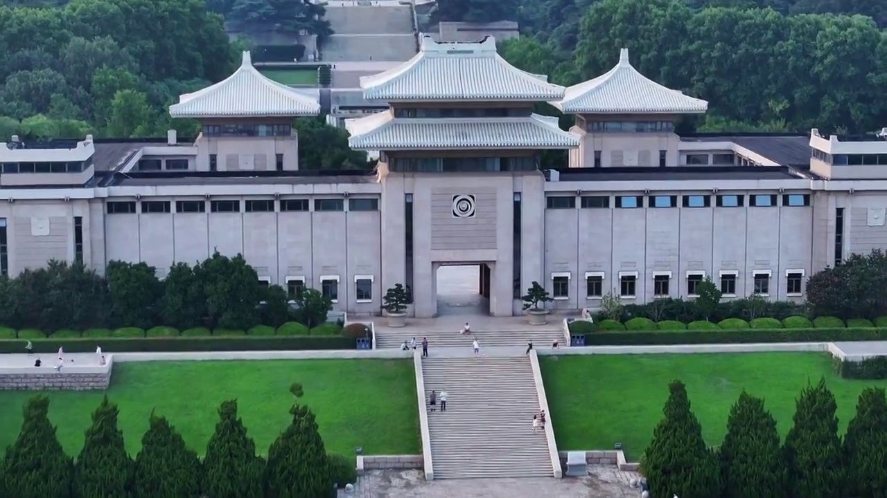 航拍南京雨花台风景区 雨花台烈士陵园 爱国主义教育城市天际线 森林树林夏天夏季春天 名胜古迹视频素材