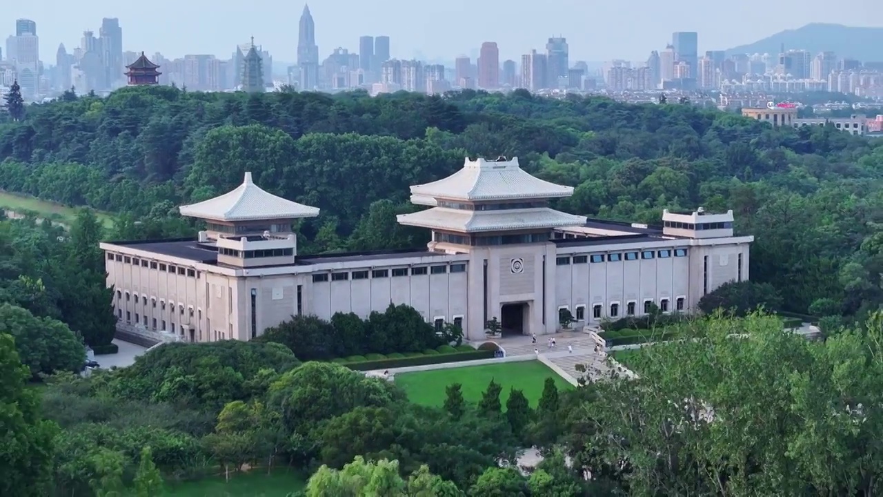 航拍南京雨花台风景区 雨花台烈士陵园 爱国主义教育城市天际线 森林树林夏天夏季春天 名胜古迹视频素材