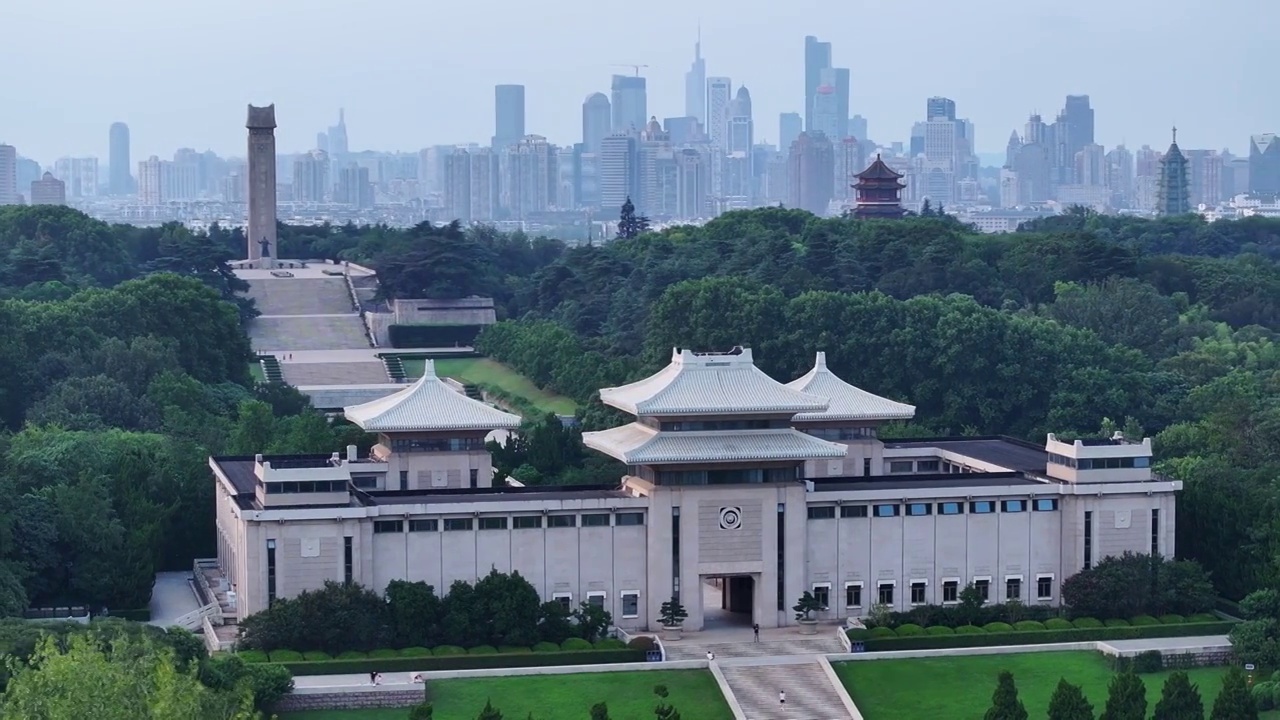 航拍南京雨花台风景区 雨花台烈士陵园 爱国主义教育城市天际线 森林树林夏天夏季春天 名胜古迹视频素材