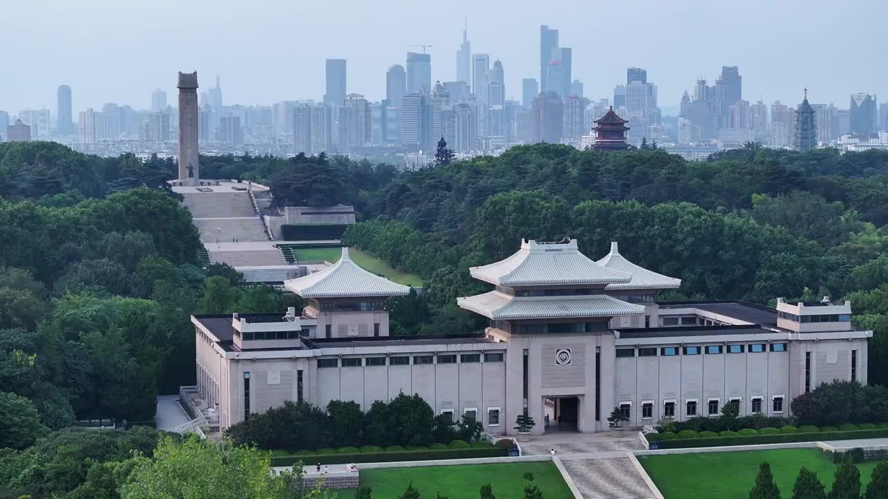 航拍南京雨花台风景区 雨花台烈士陵园 爱国主义教育城市天际线 森林树林夏天夏季春天 名胜古迹视频素材