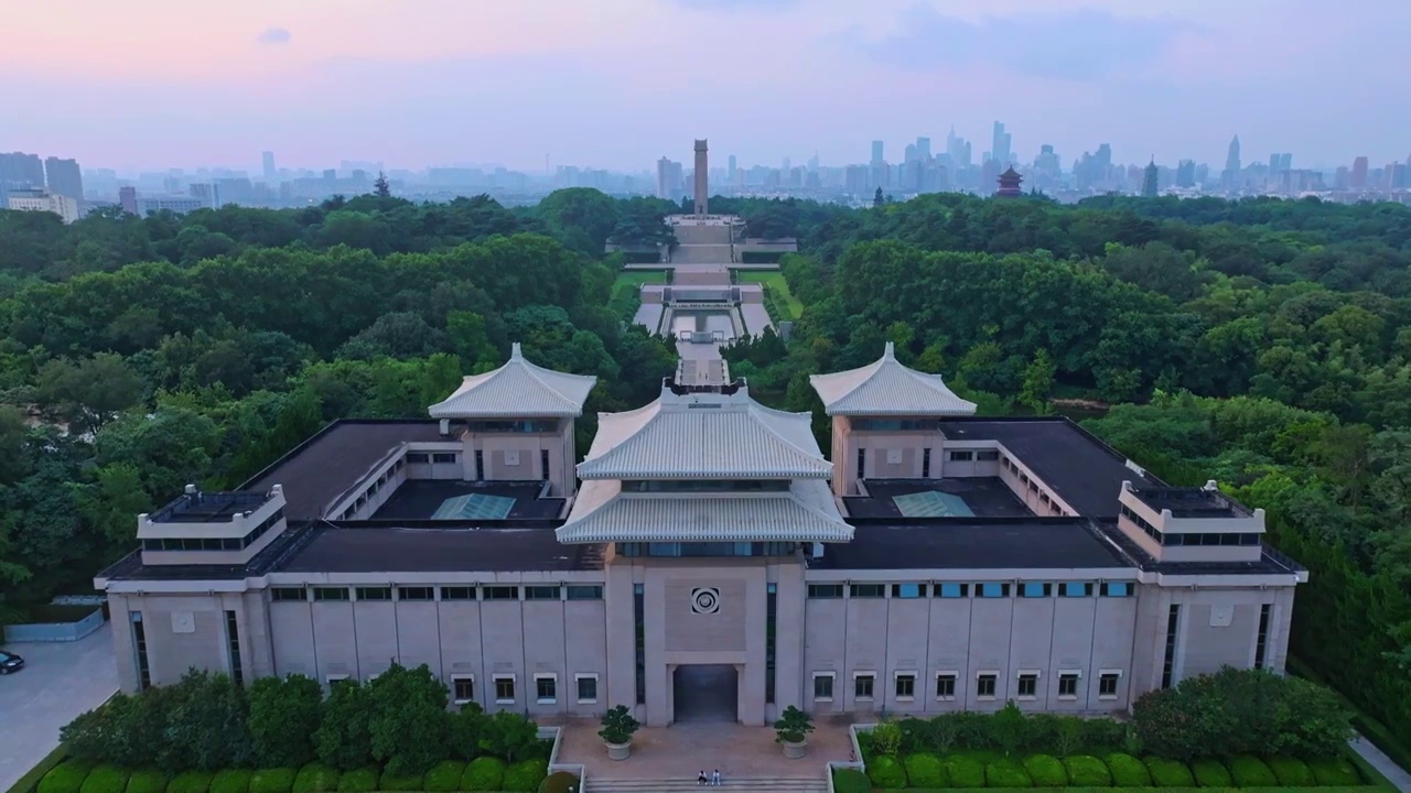 航拍南京雨花台风景区 雨花台烈士陵园 爱国主义教育城市天际线 森林树林夏天夏季春天 名胜古迹视频素材