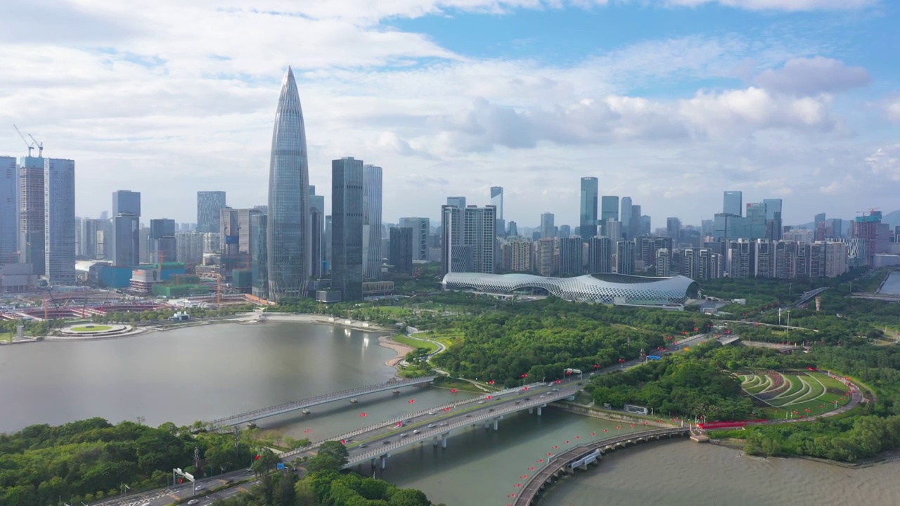 航拍深圳市南山区人才公园，华润大厦和深圳湾体育场视频素材