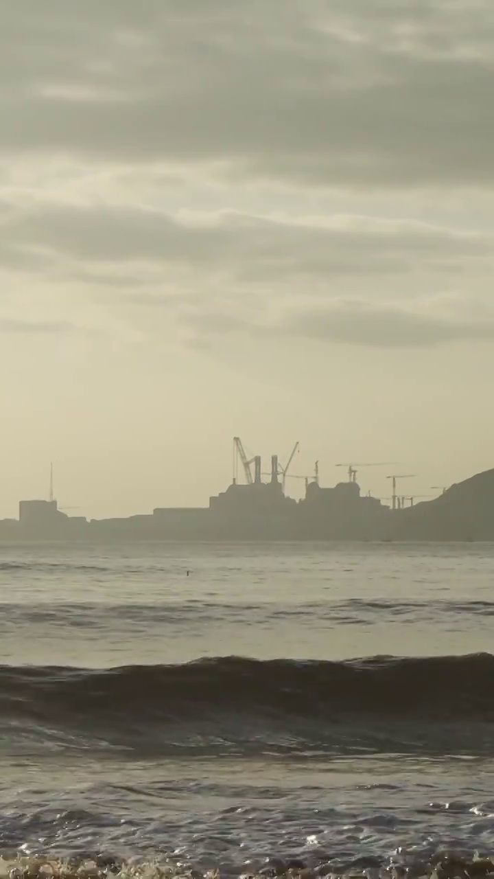 清晨的大海，海边的风浪，霞浦县的海边，东南海域，台风来临前的海浪视频素材