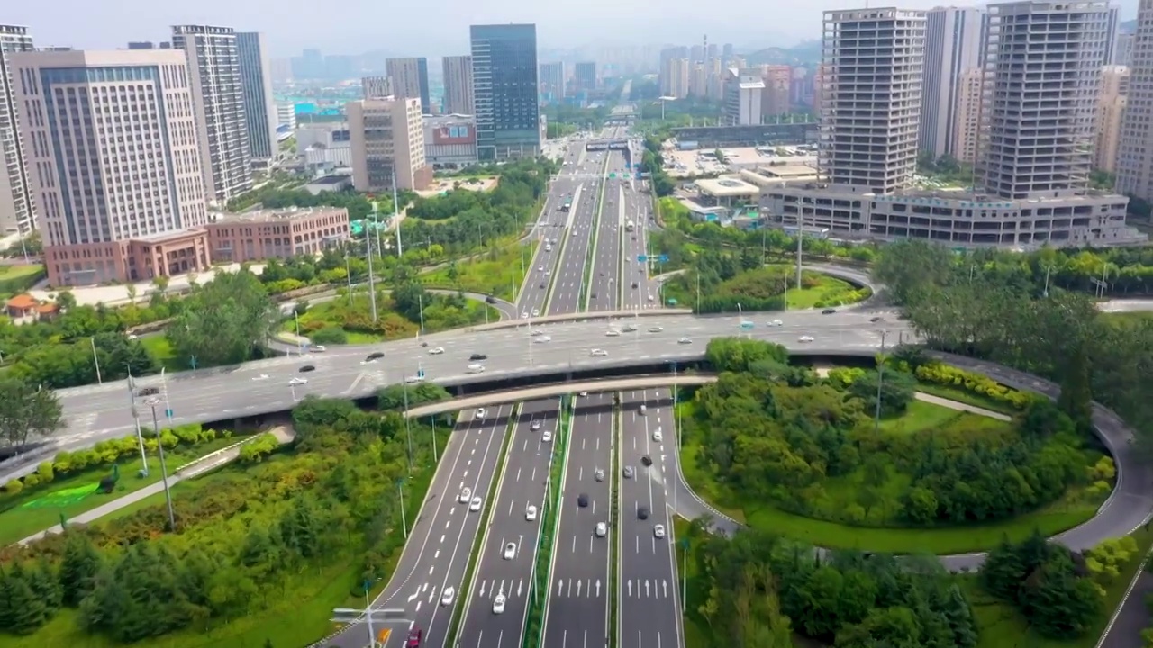 青岛海尔路辽阳路立交桥视频素材