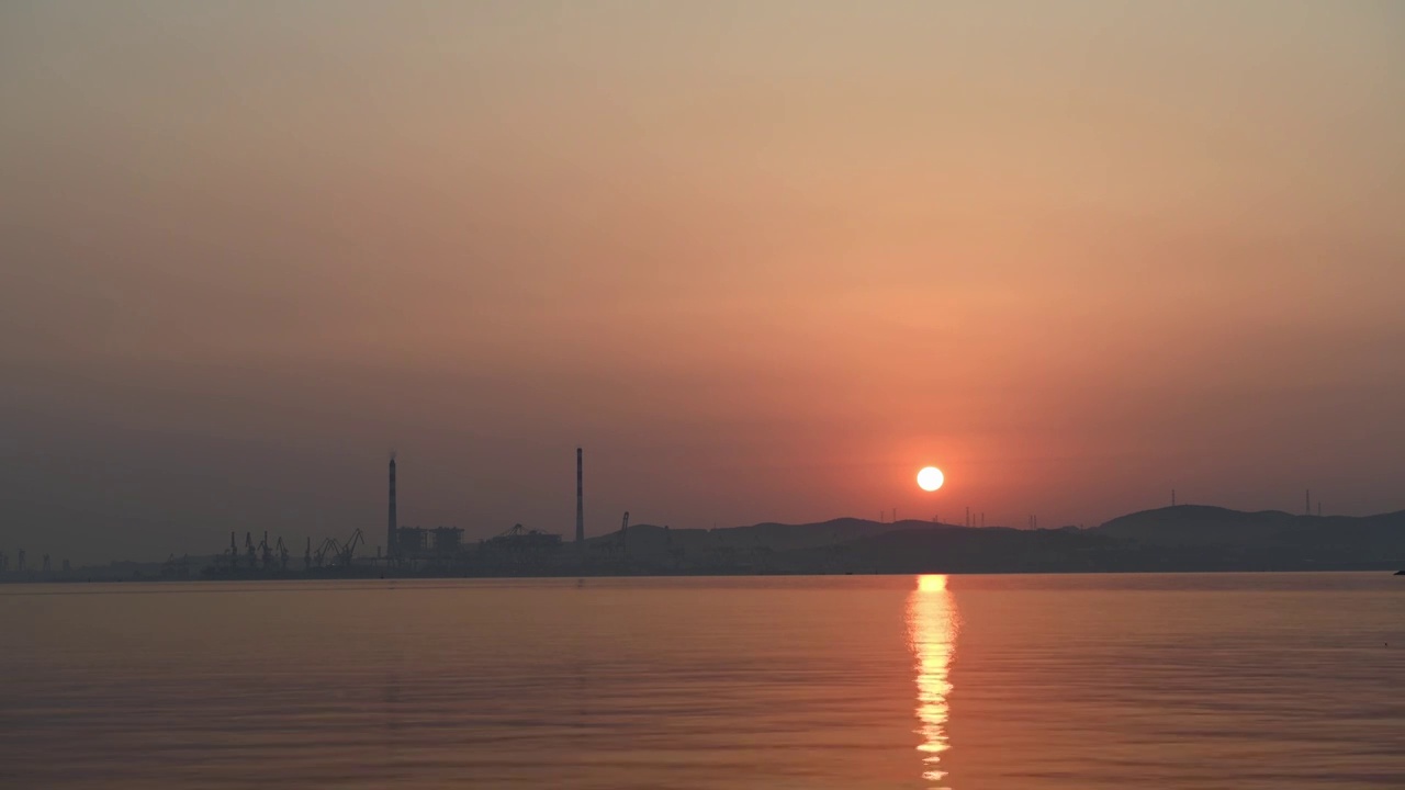 山东省威海市威海公园海上日出风光视频素材