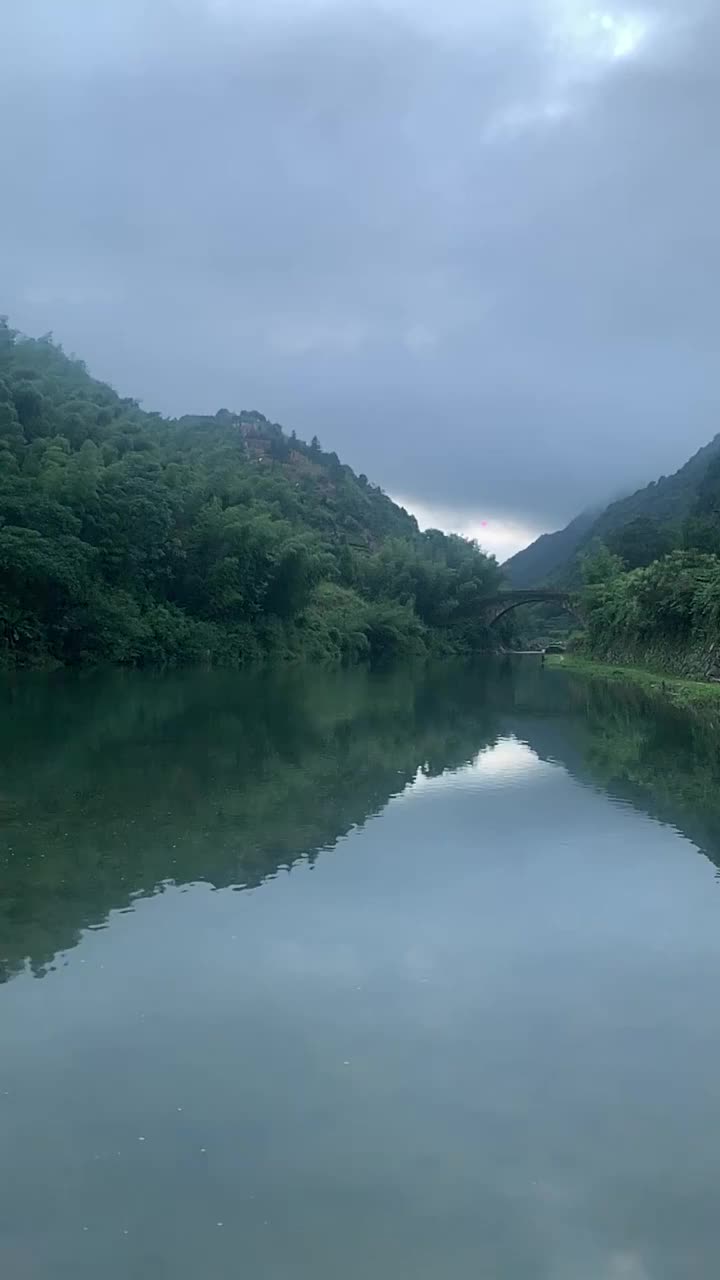 烟雨万安古桥视频素材