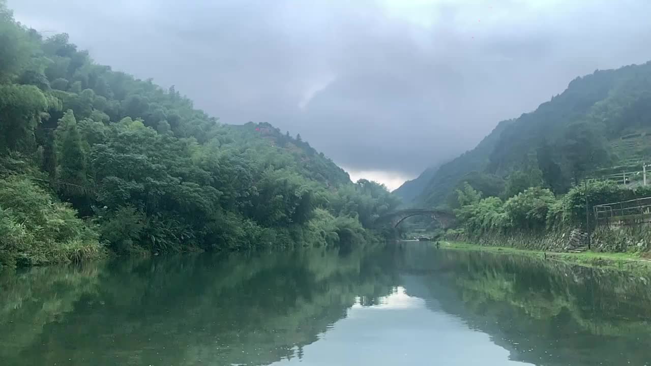 烟雨万安古桥视频素材