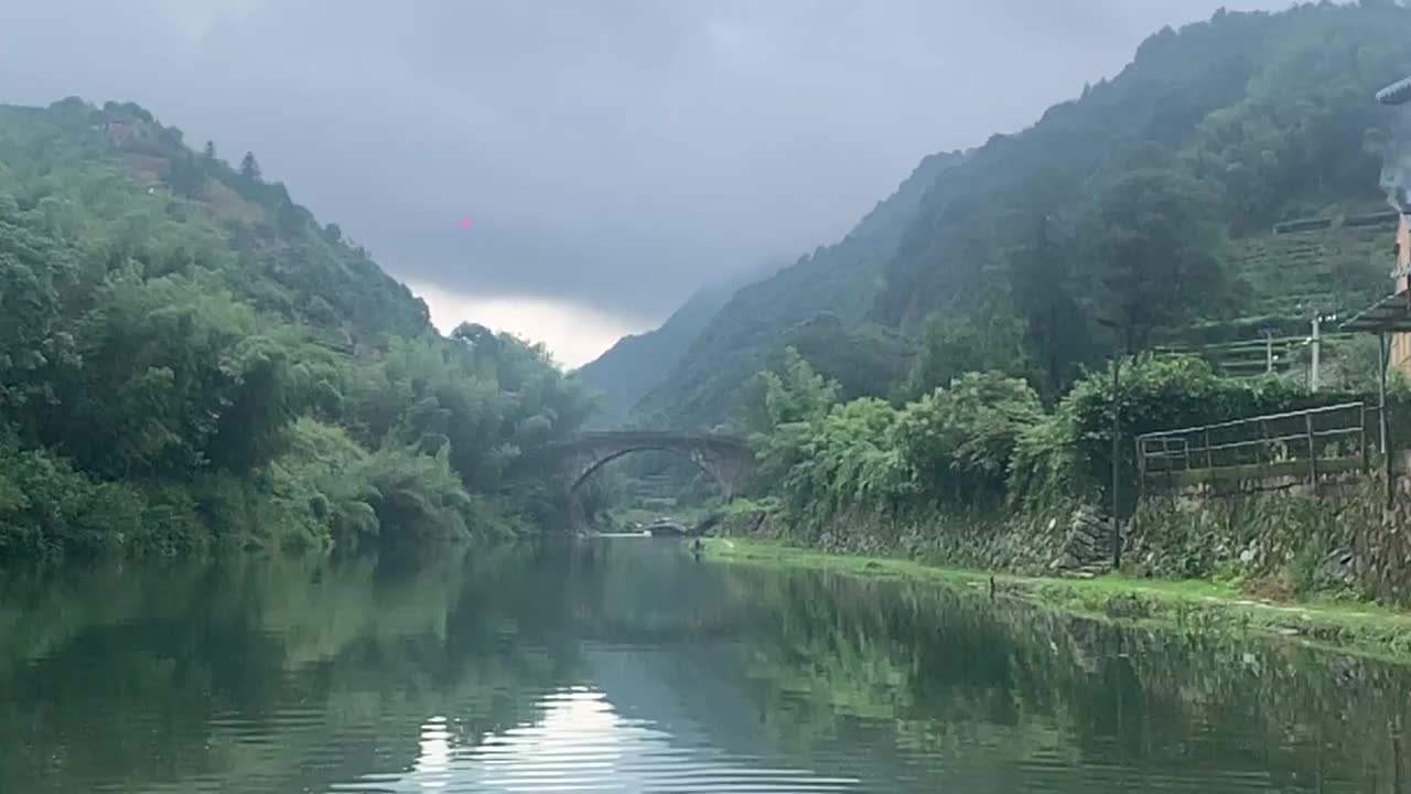 烟雨万安古桥视频素材